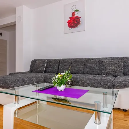 Lägenhet In 41205 Crikvenica
