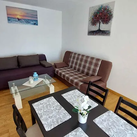 In 41205 Apartment